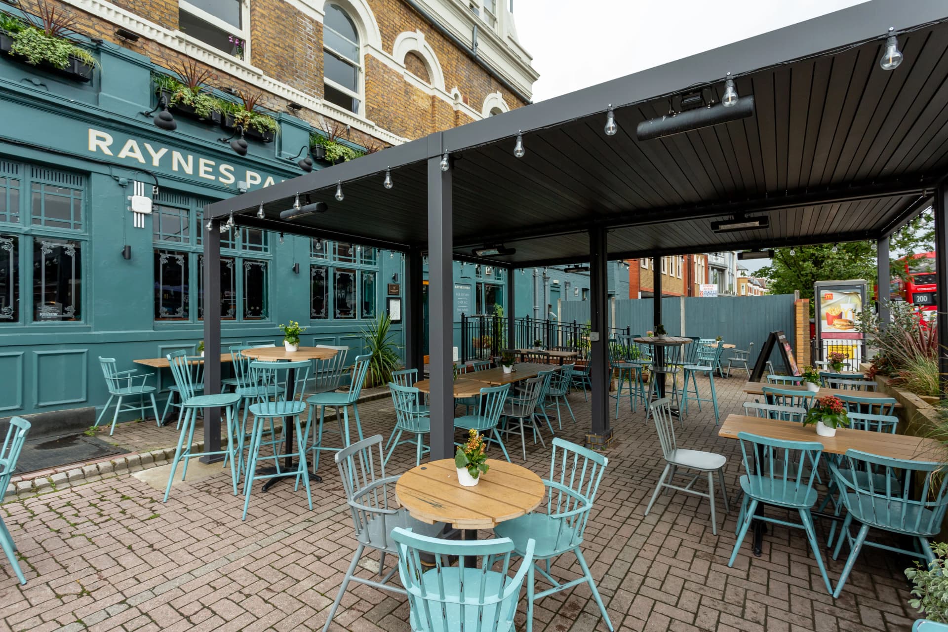 Raynes Park Tavern