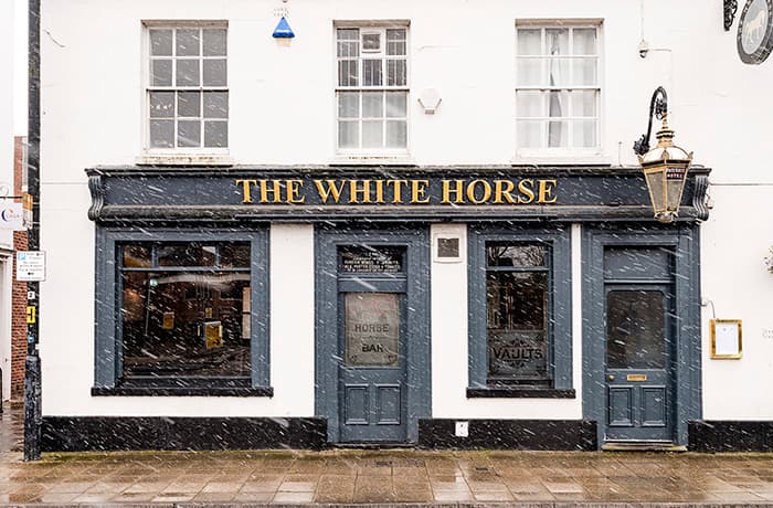 Castle Pubs - The White Horse, Leamington Spa