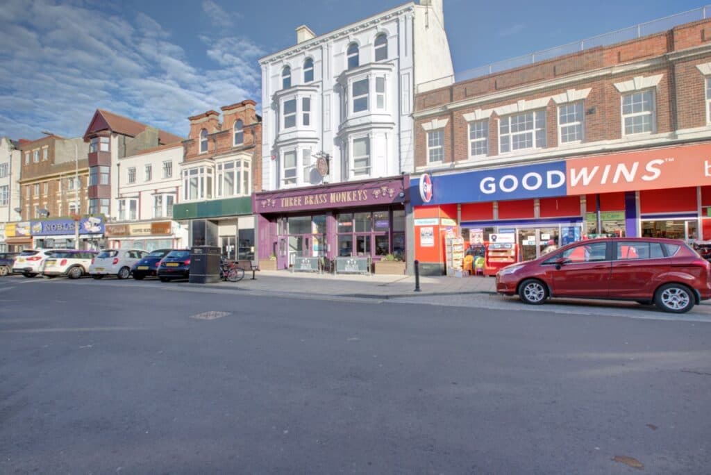 Three Brass Monkeys (Bridlington)