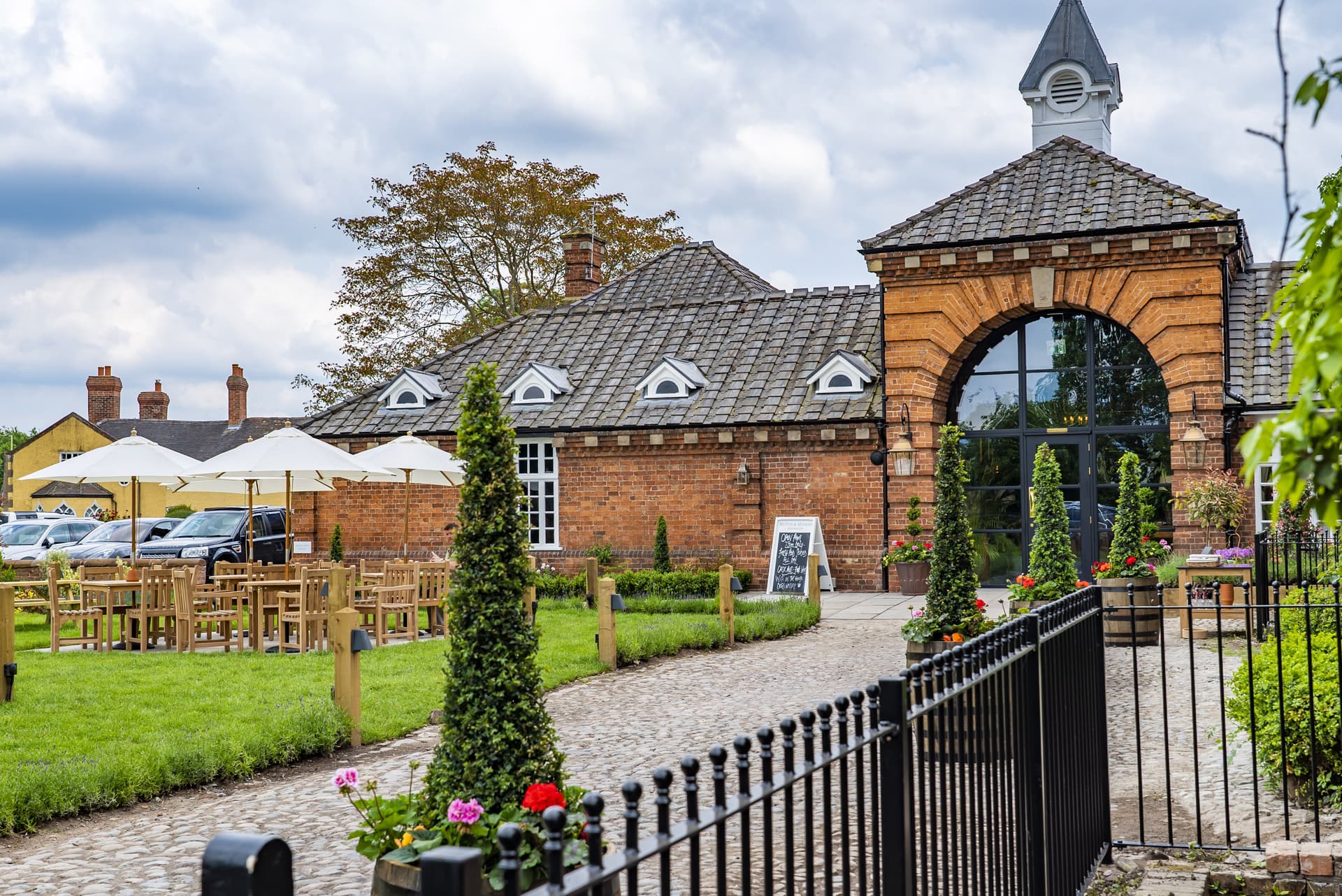 Brunning & Price - The Mytton & Mermaid