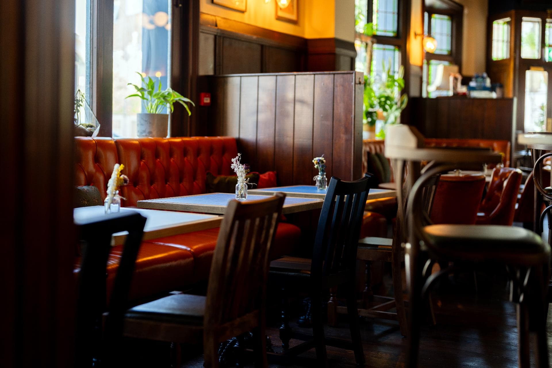 Crown and Sceptre Shepherds Bush