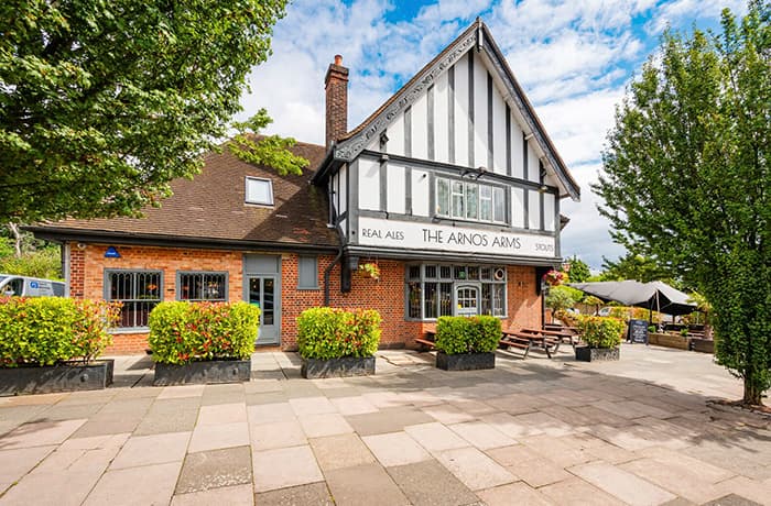 Castle Pubs - The Arnos Arms