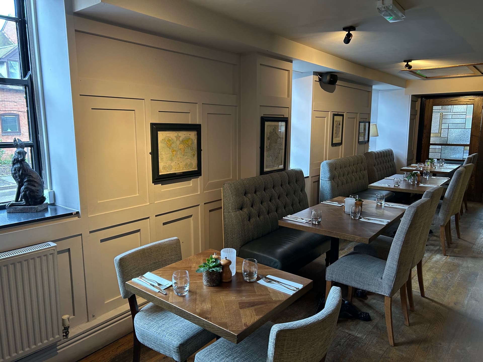 Brunning & Price - The Globe
