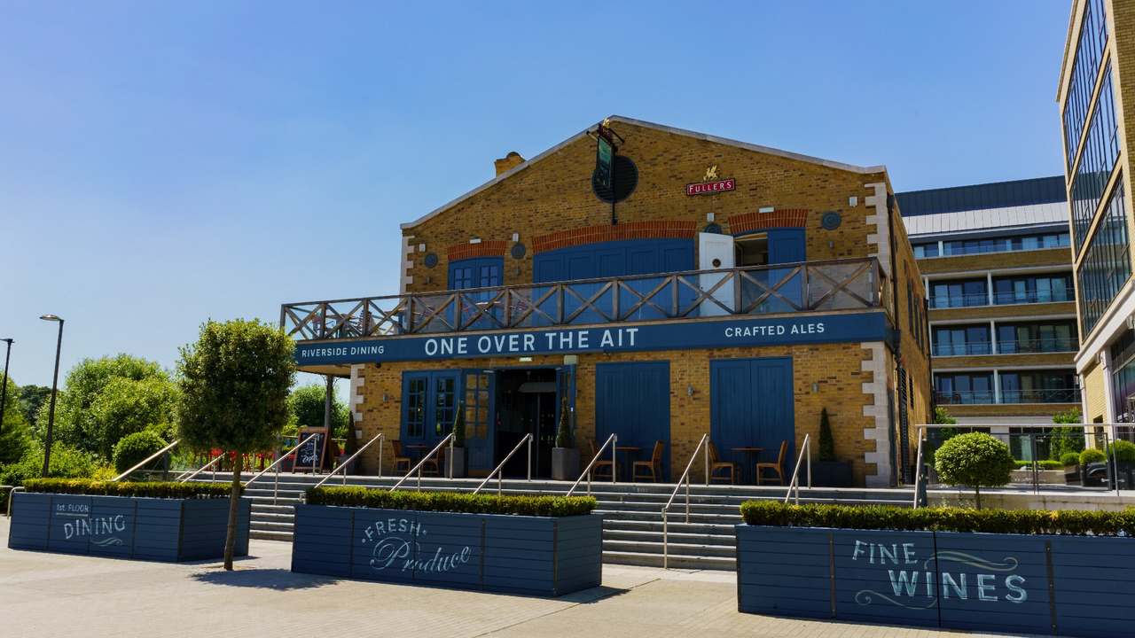 The One Over The Ait, Brentford
