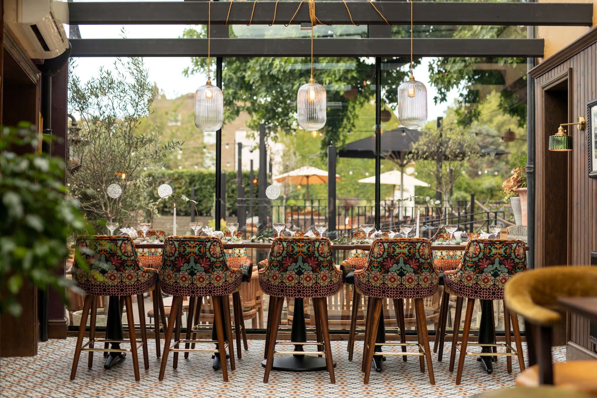 Coach Horses, Isleworth