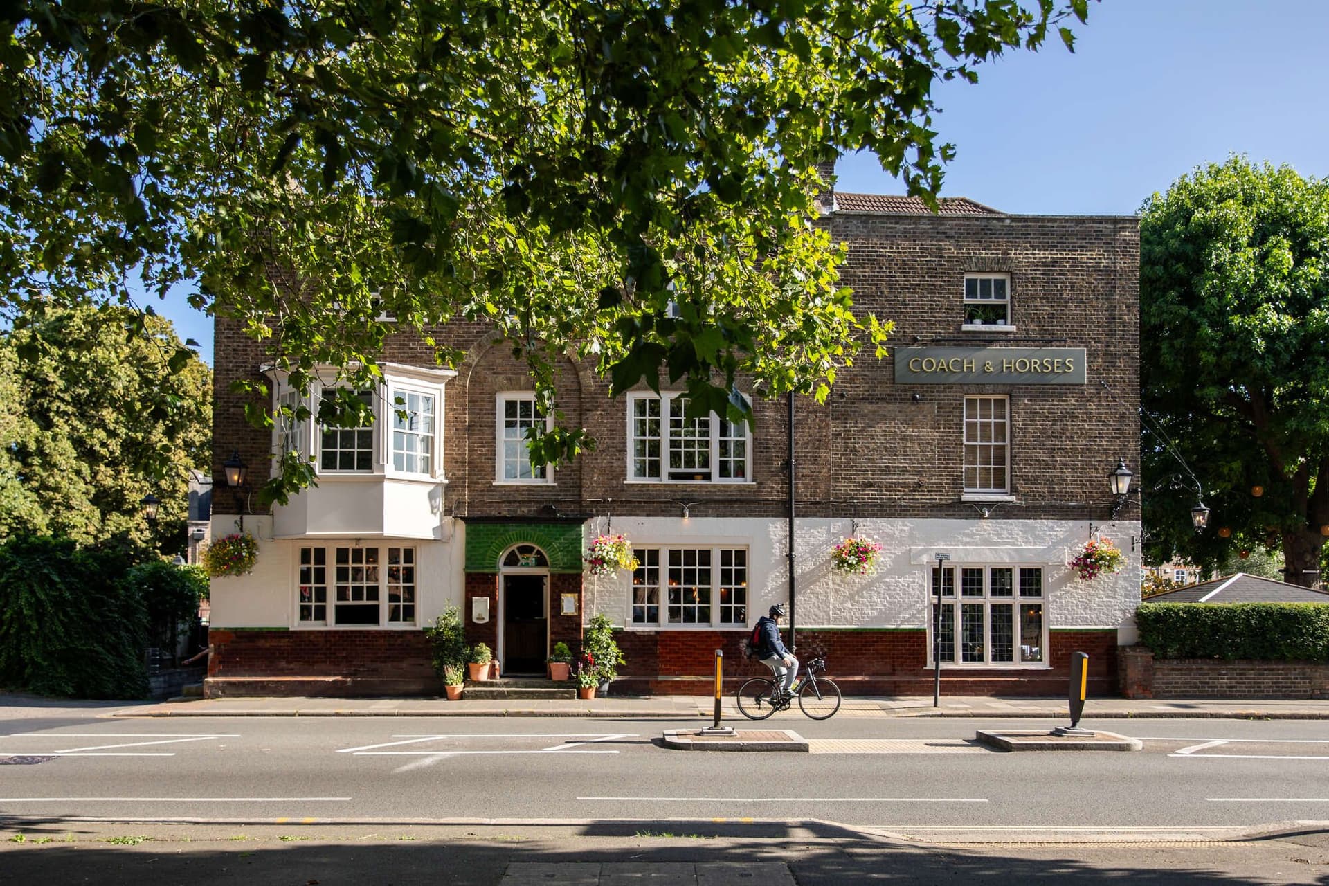 Coach Horses, Isleworth