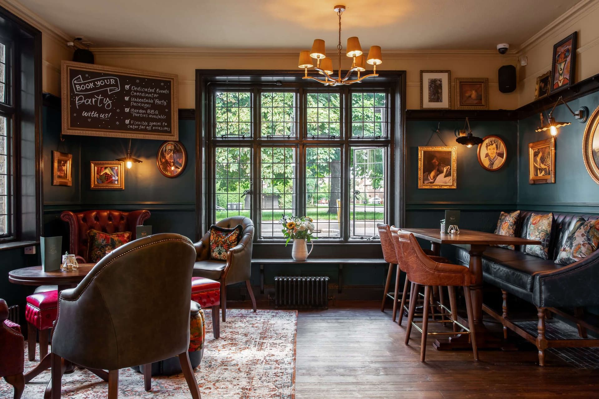Coach Horses, Isleworth