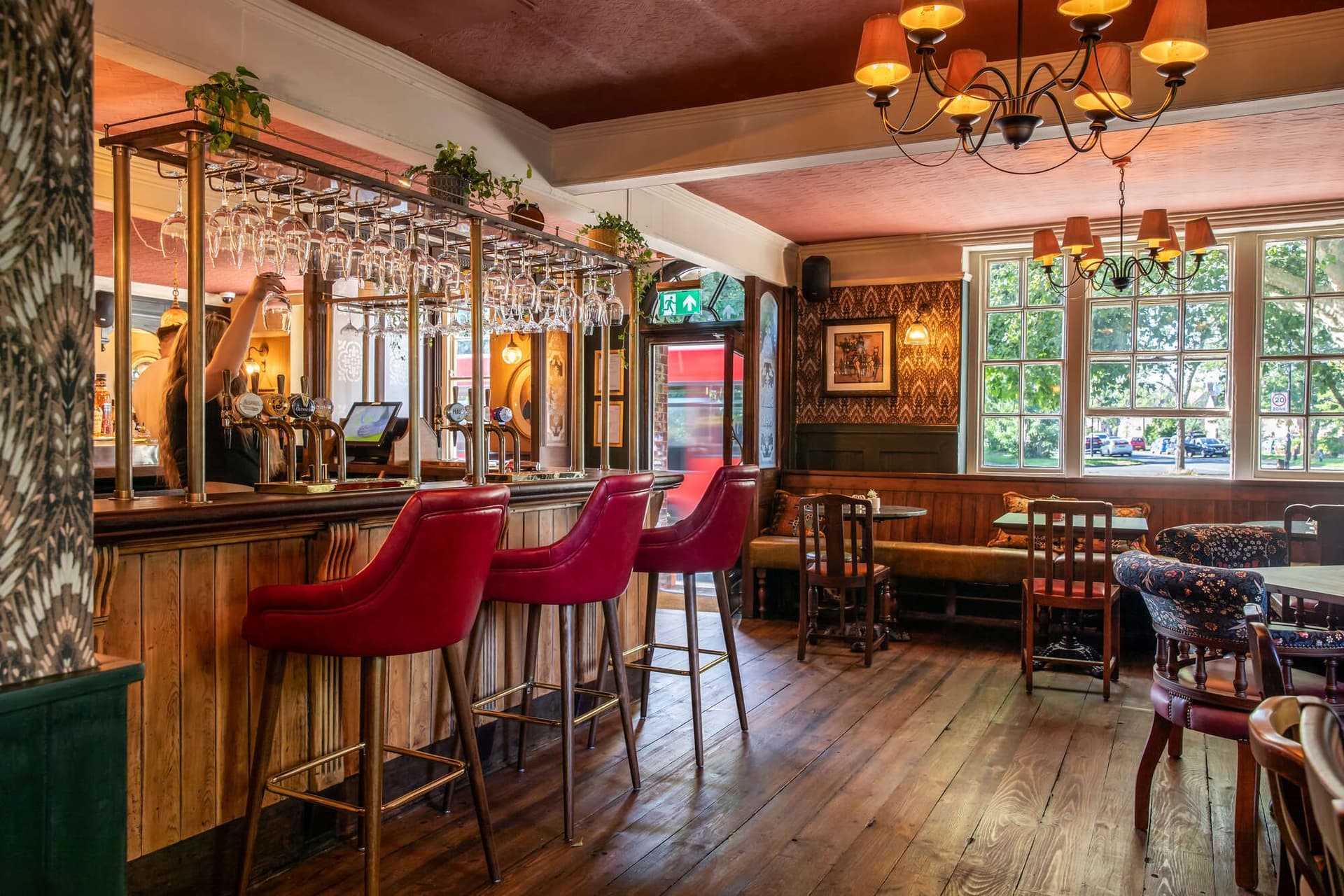 Coach Horses, Isleworth