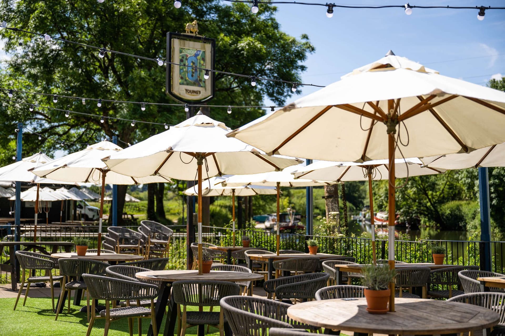 Chequers, Hanham Mills