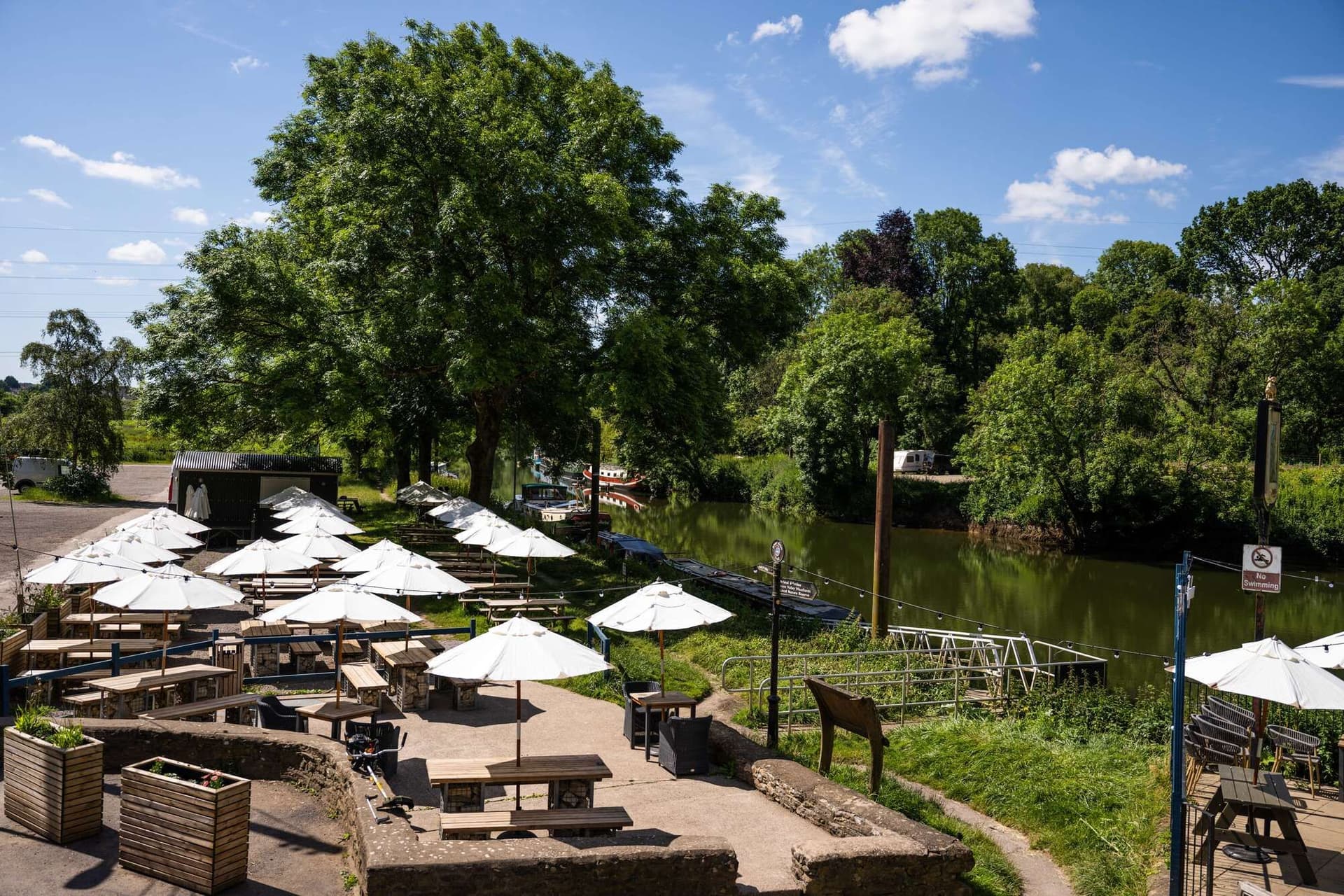 Chequers, Hanham Mills