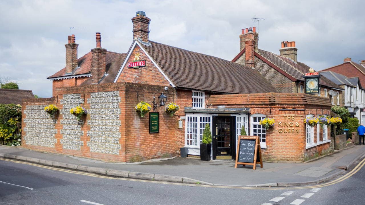 The King and Queen, Caterham on the Hill