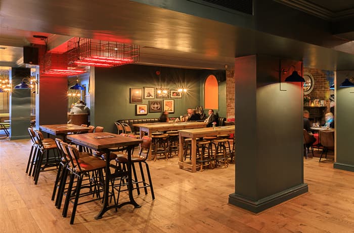 Castle Pubs - The Oakford Social Club