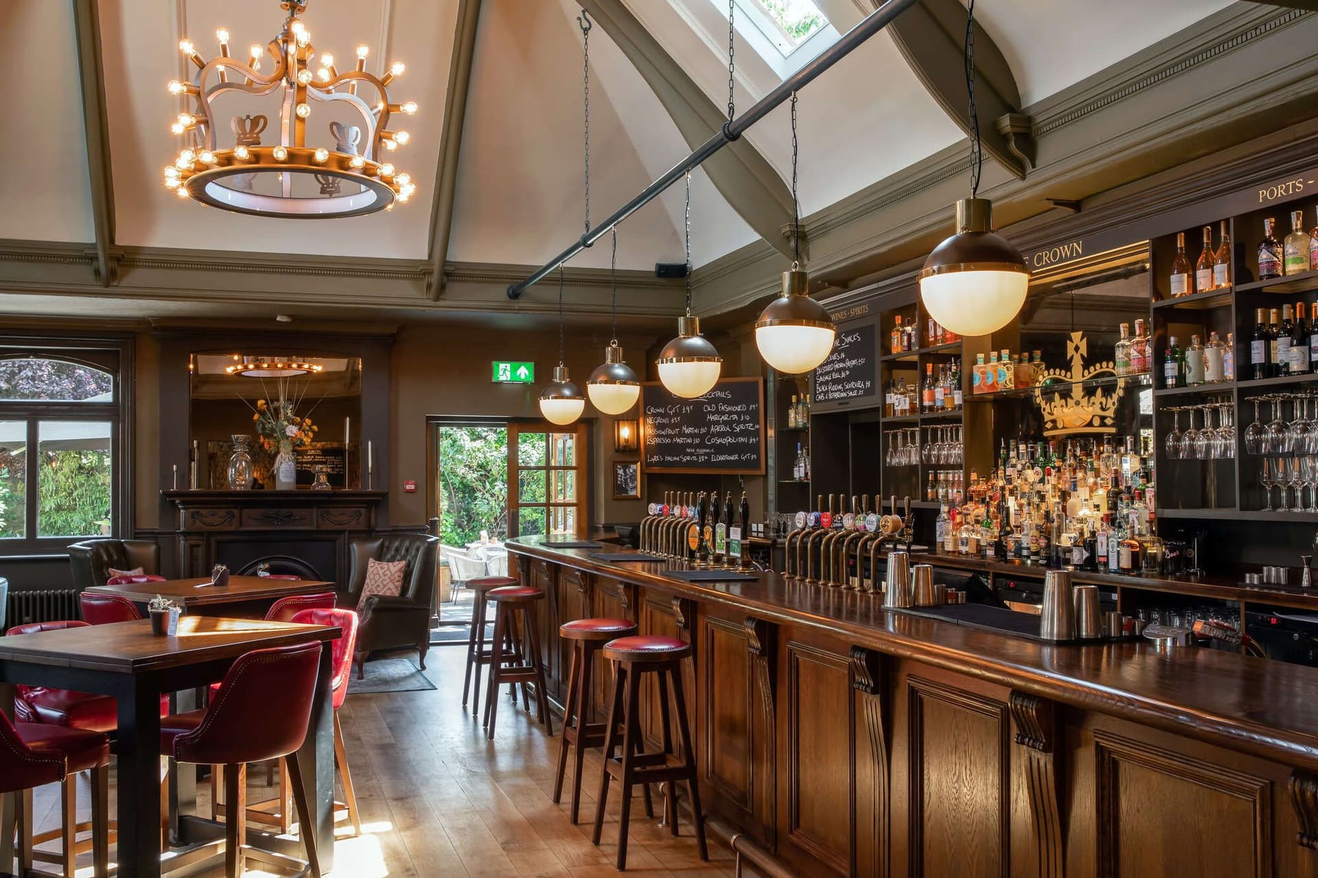 Crown, Twickenham