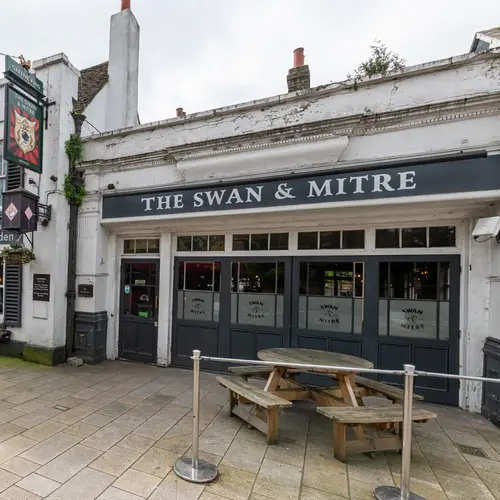 Swan & Mitre