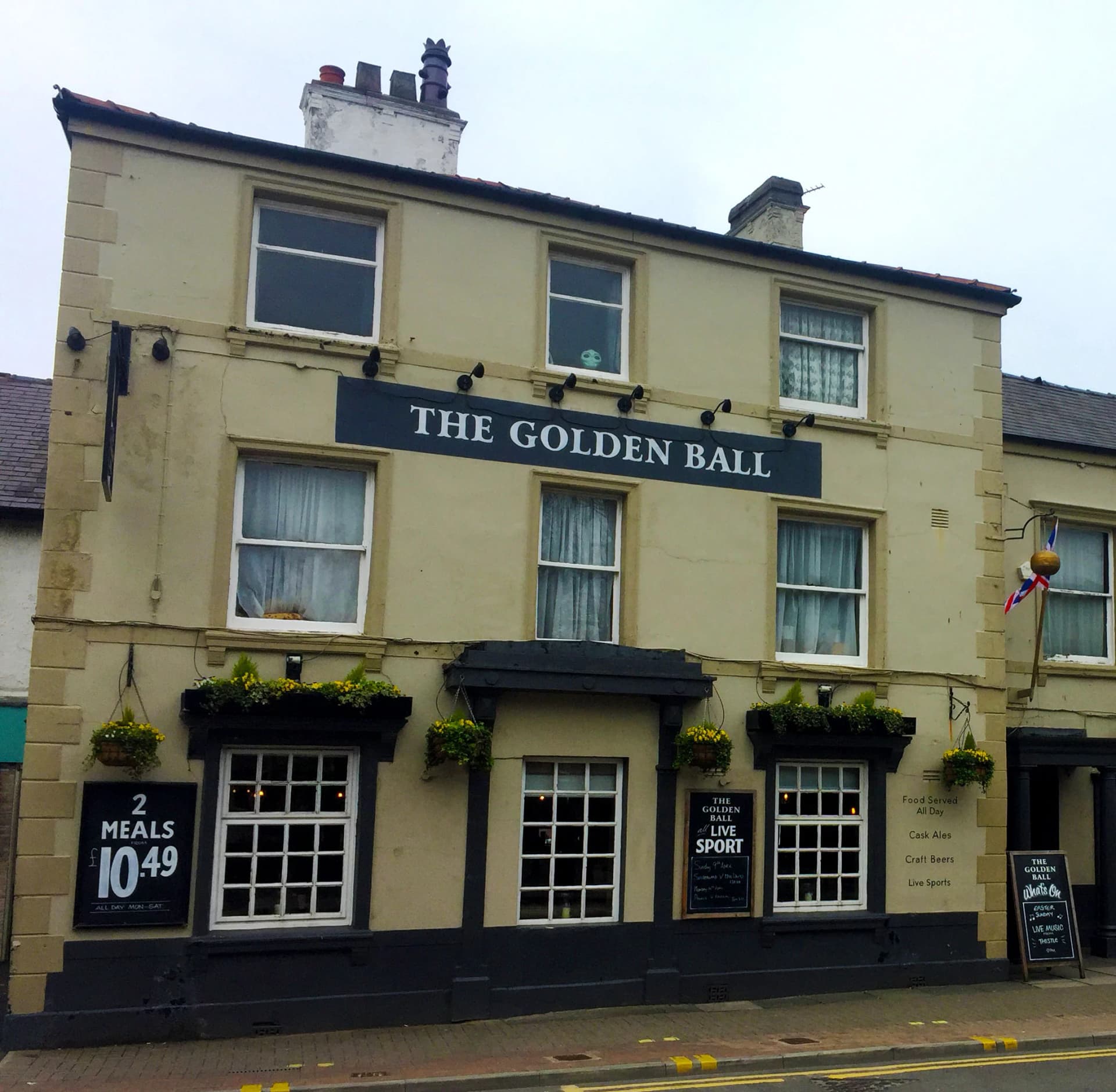 Golden Ball Hotel
