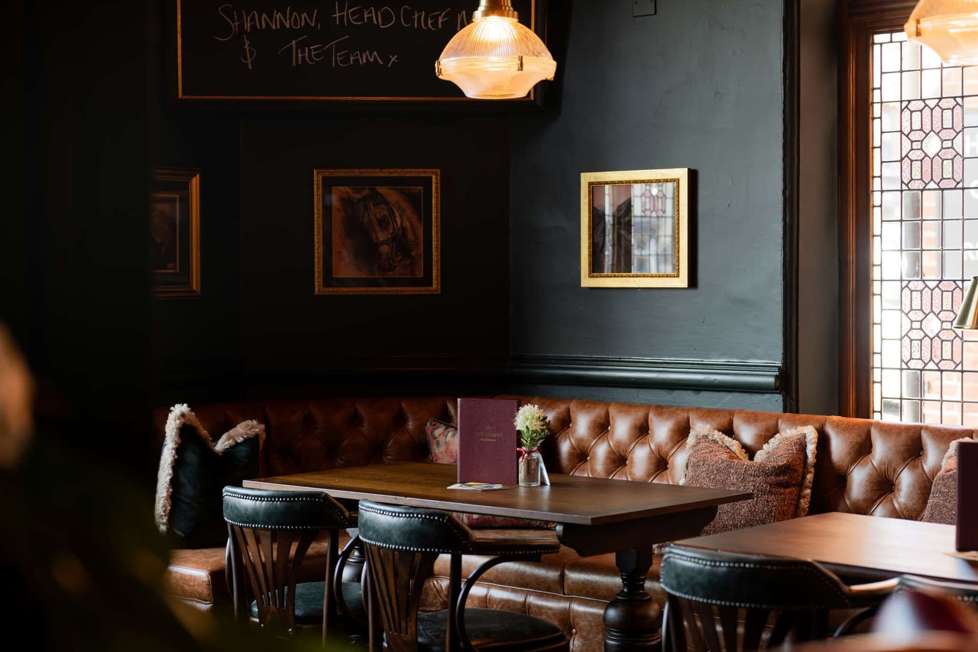 Crown, Chertsey