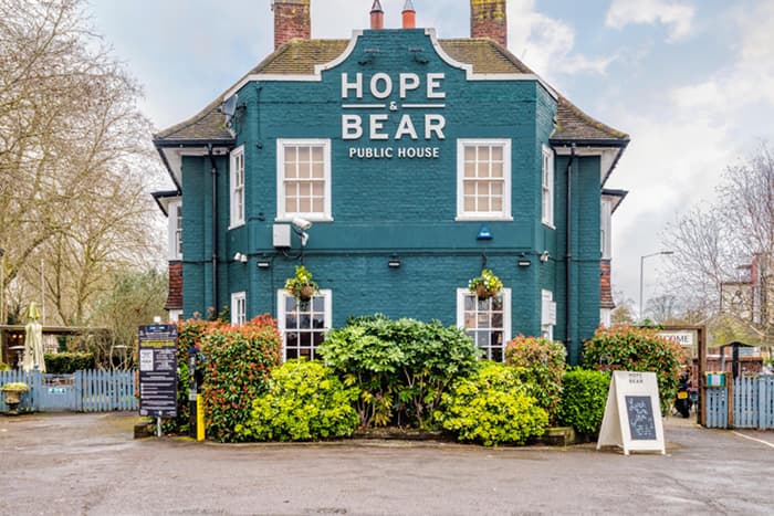 Castle Pubs - The Hope & Bear