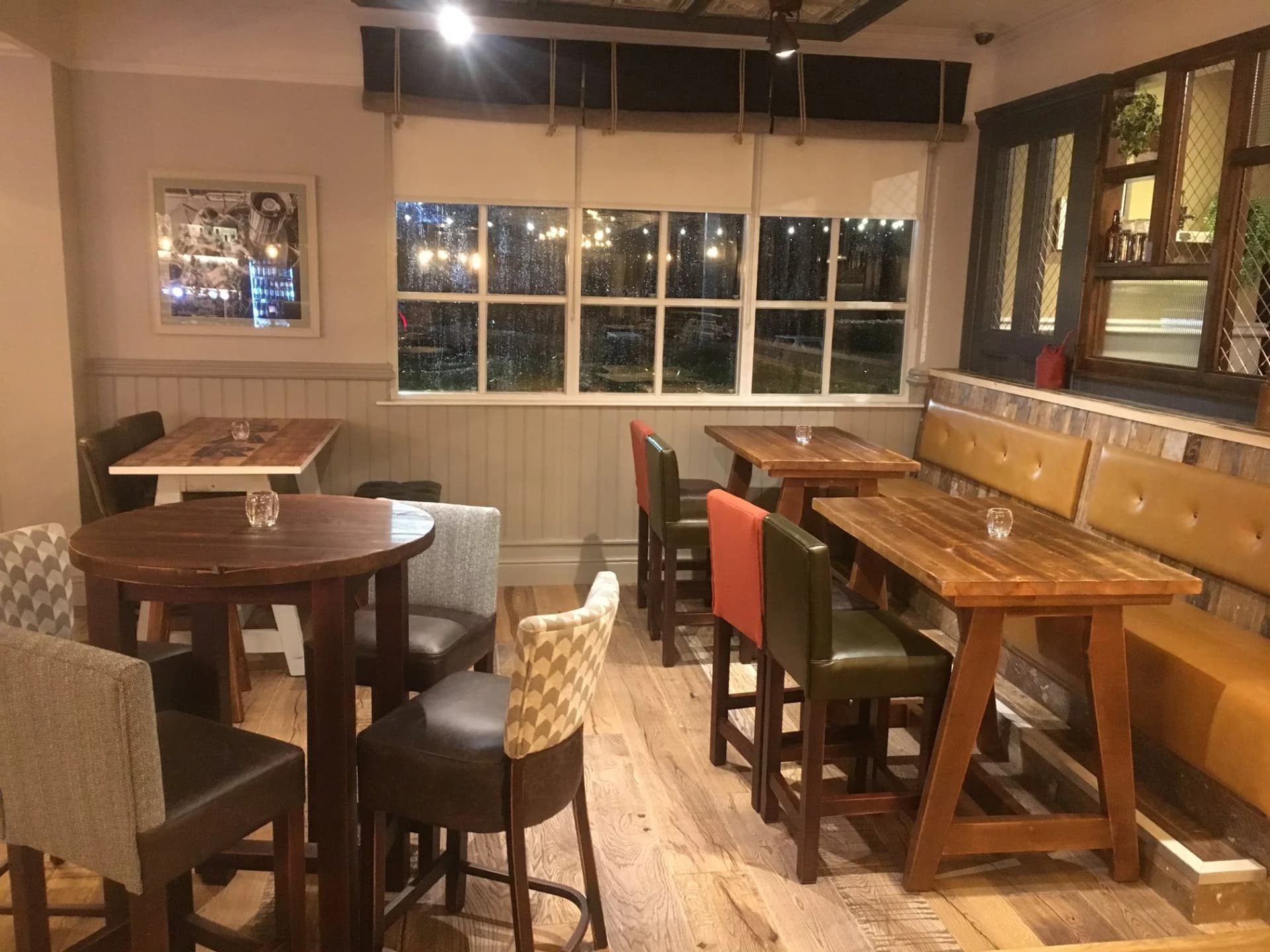 Riverside Inn