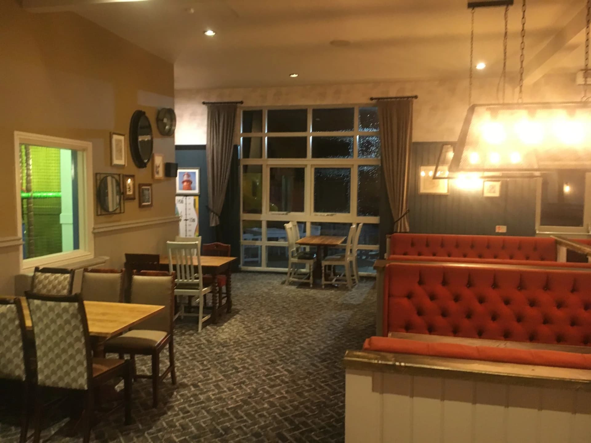 Riverside Inn