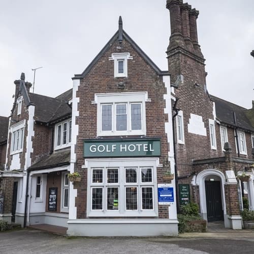 Golf Hotel