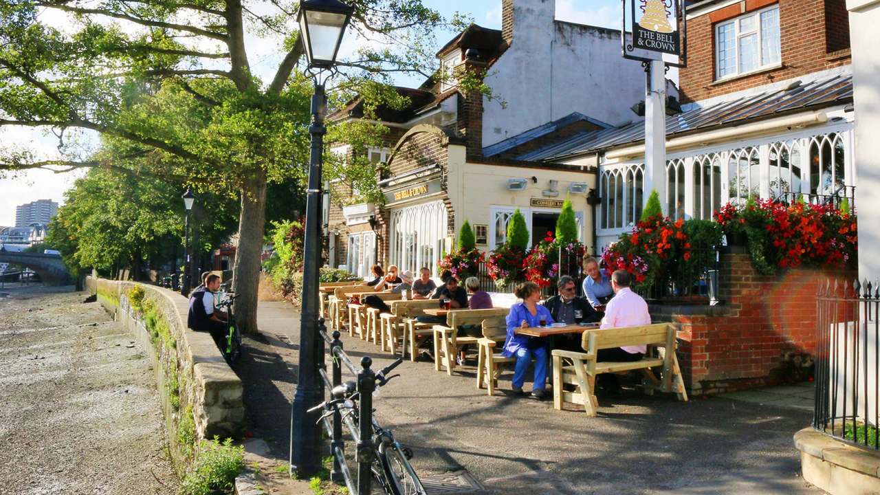 The Bell and Crown, Chiswick