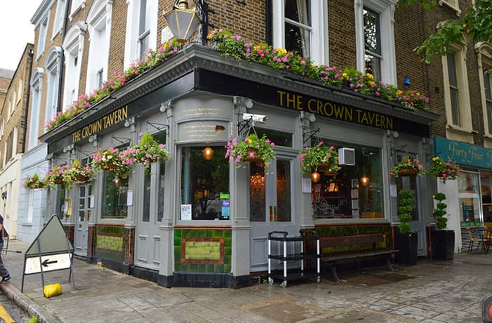 Castle Pubs - The Crown Tavern