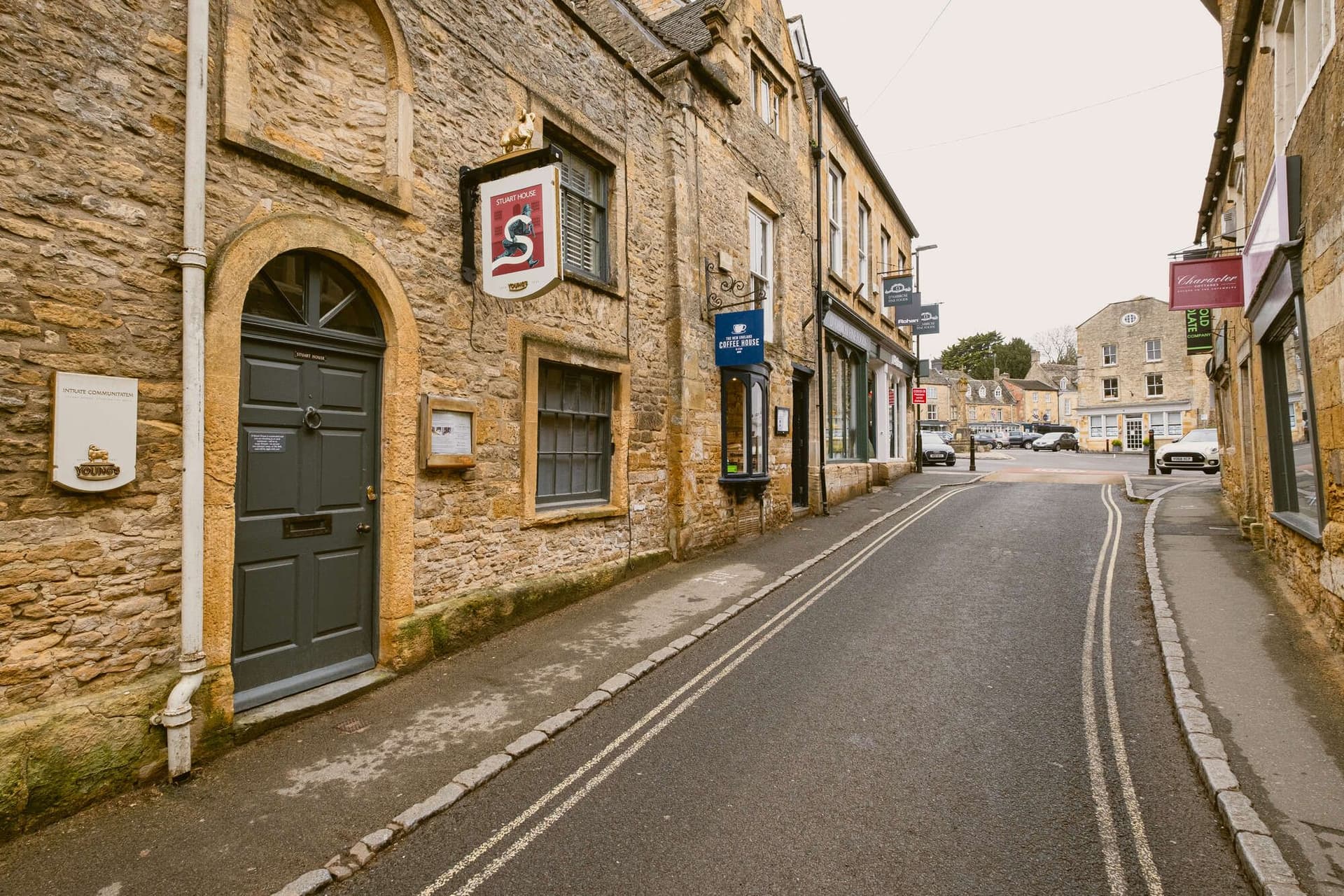 Bell, Stow on the Wold